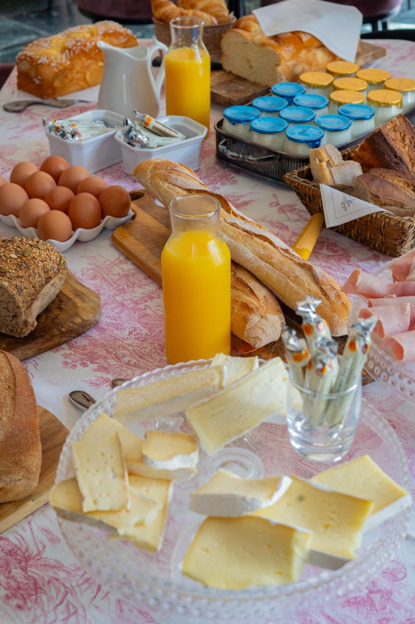 Castel Bois Marie, Maison D'Hotes Montauban Zewnętrze zdjęcie A bottle of orange juice