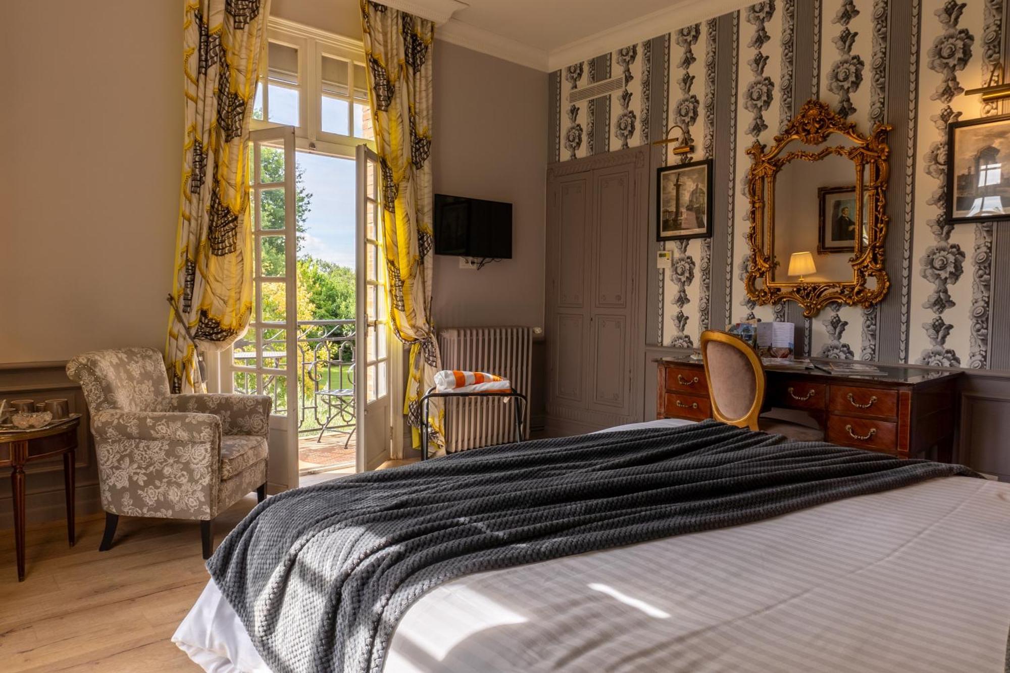 Castel Bois Marie, Maison D'Hotes Montauban Zewnętrze zdjęcie A room at the hotel