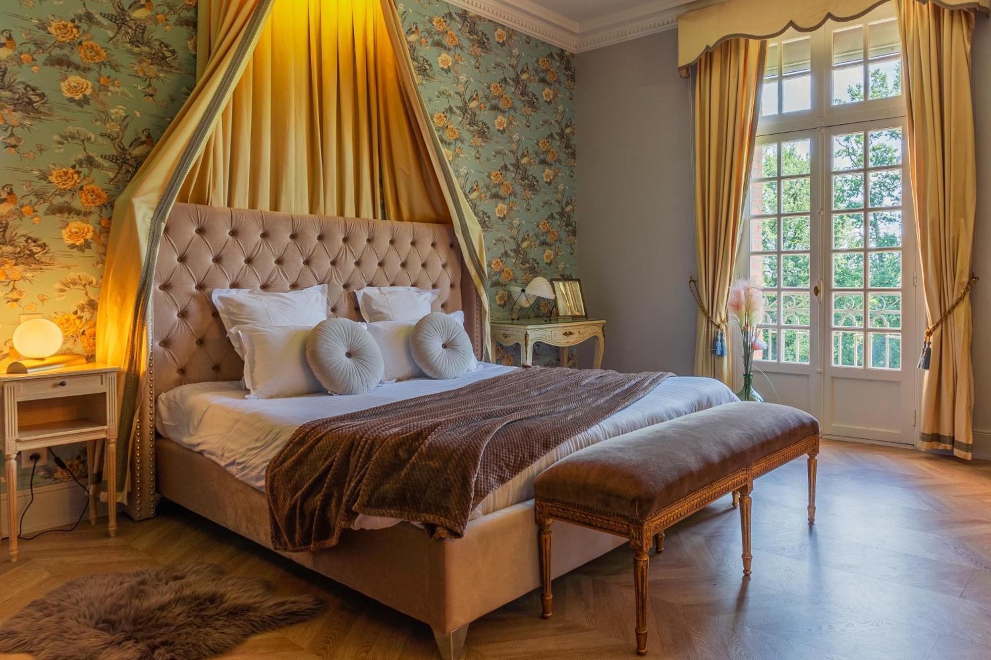 Castel Bois Marie, Maison D'Hotes Montauban Zewnętrze zdjęcie A bedroom at the Château de launay