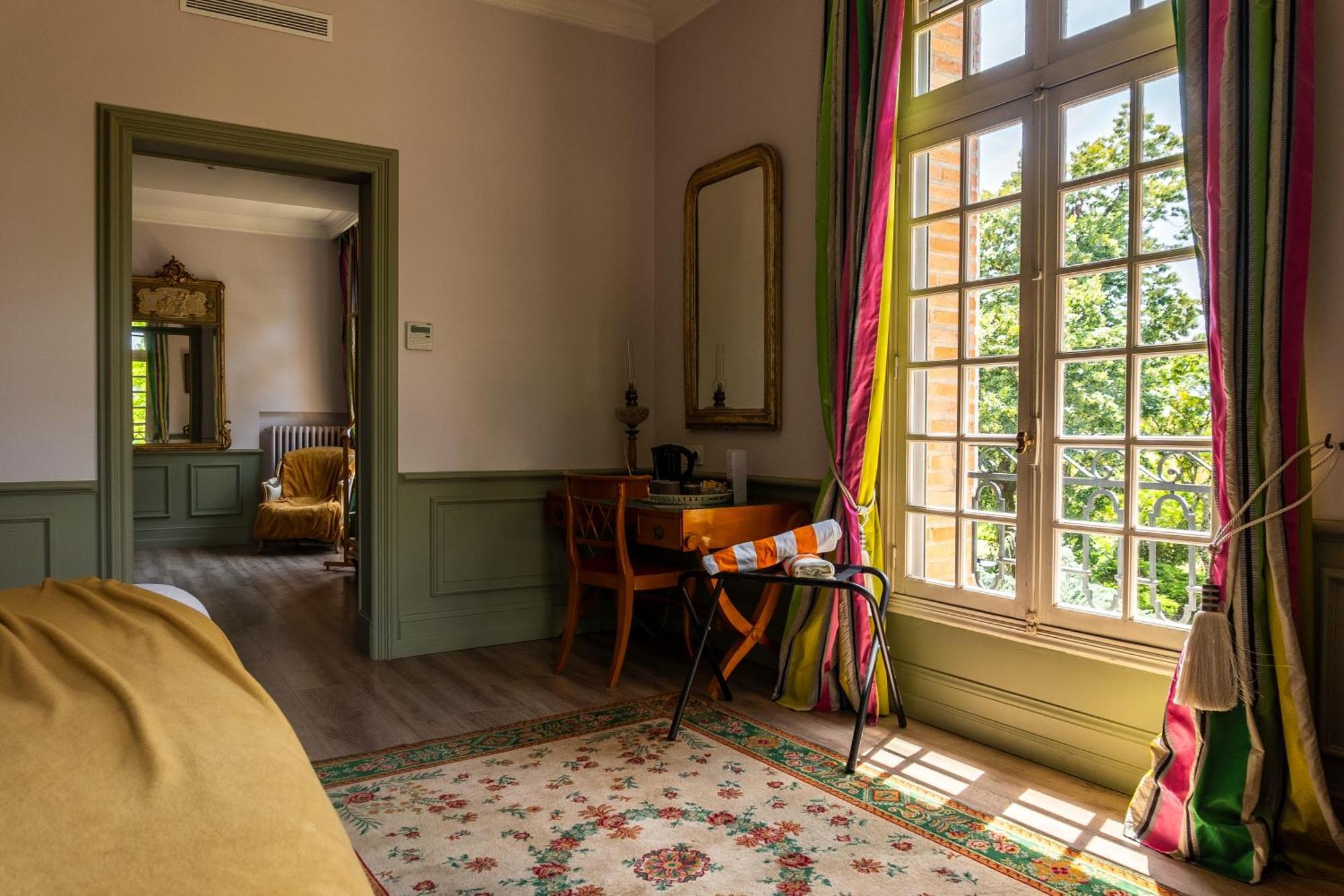 Castel Bois Marie, Maison D'Hotes Montauban Zewnętrze zdjęcie A room at the hotel