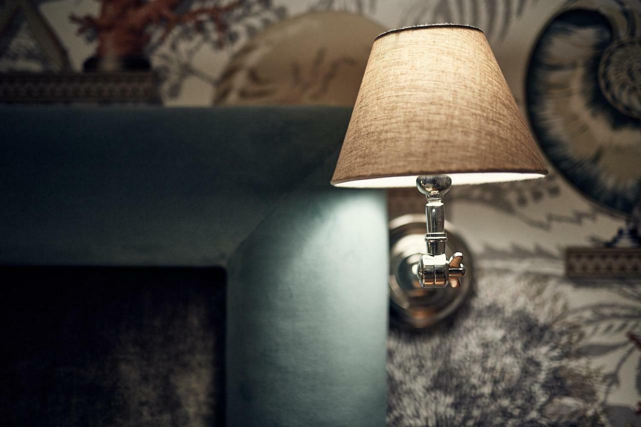 Castel Bois Marie, Maison D'Hotes Montauban Zewnętrze zdjęcie A wall light